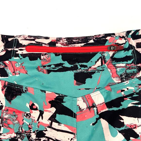 The North Face women’s geo print lined running shorts - Picture 6 of 6